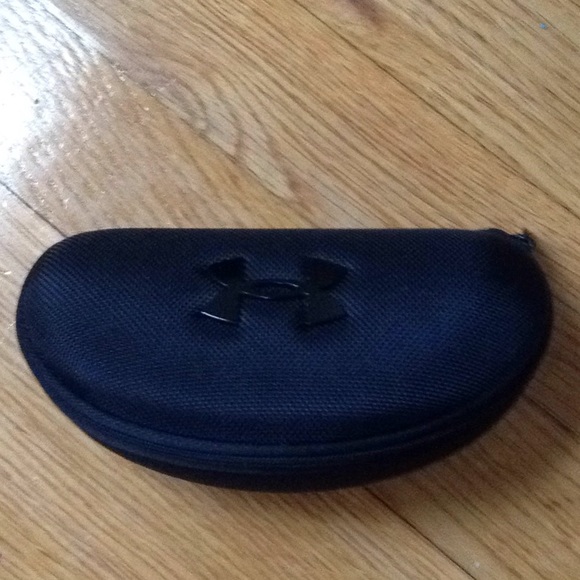 under armour sunglass case